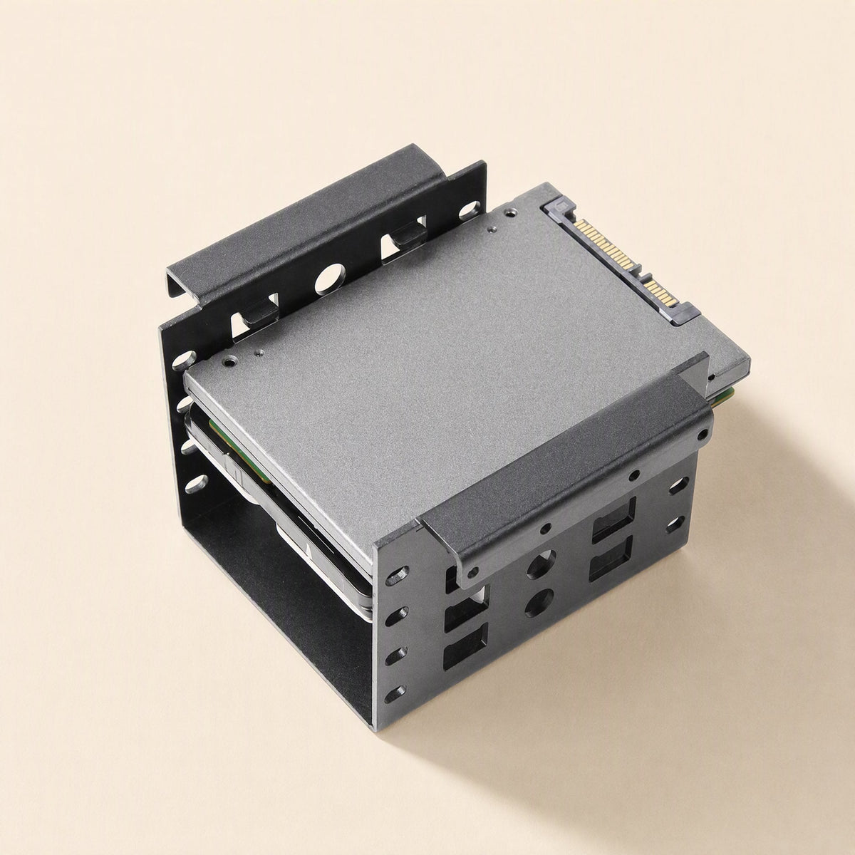 Alloyhold – Black bracket holding two stacked 2.5-inch drives, one with its SATA connector visible