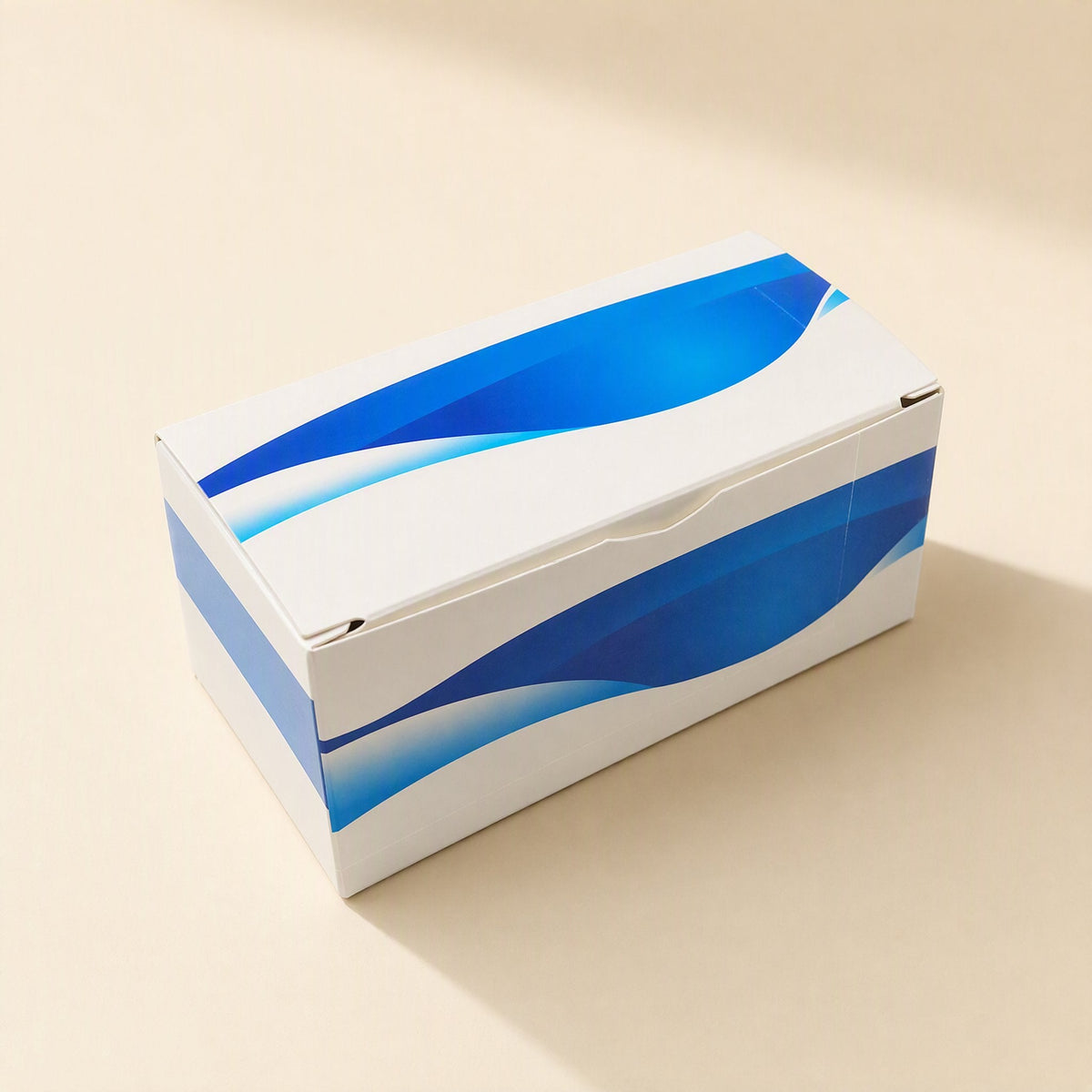 Netclick – Closed white product box with blue and light blue wave pattern on top and sides