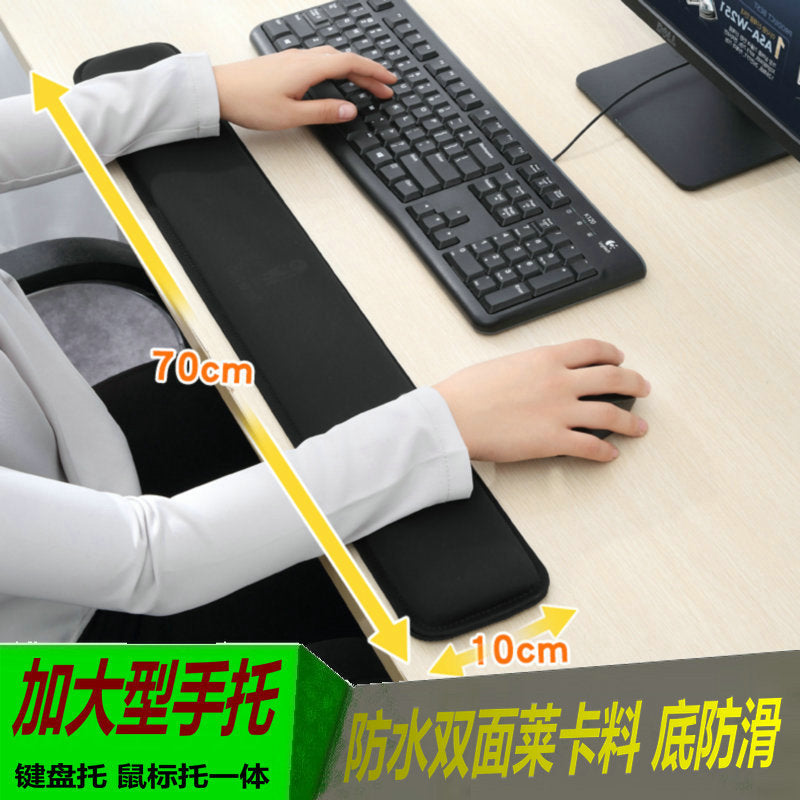 Padrest – Detached wrist rest strip in use at a keyboard and mouse, with 70cm length and 10cm width marked