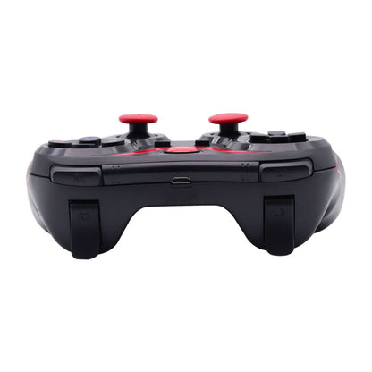Playbind – Rear view of the controller showing red thumbsticks, L1 and R1 bumpers, L2 and R2 triggers, and USB port