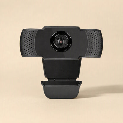 Sharpview – Front view of a plain black webcam with a round lens and microphone grilles on either side of the clip