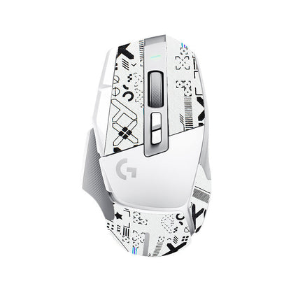 Gripscale – Top view of white mouse with black-and-white geometric pattern grip stickers