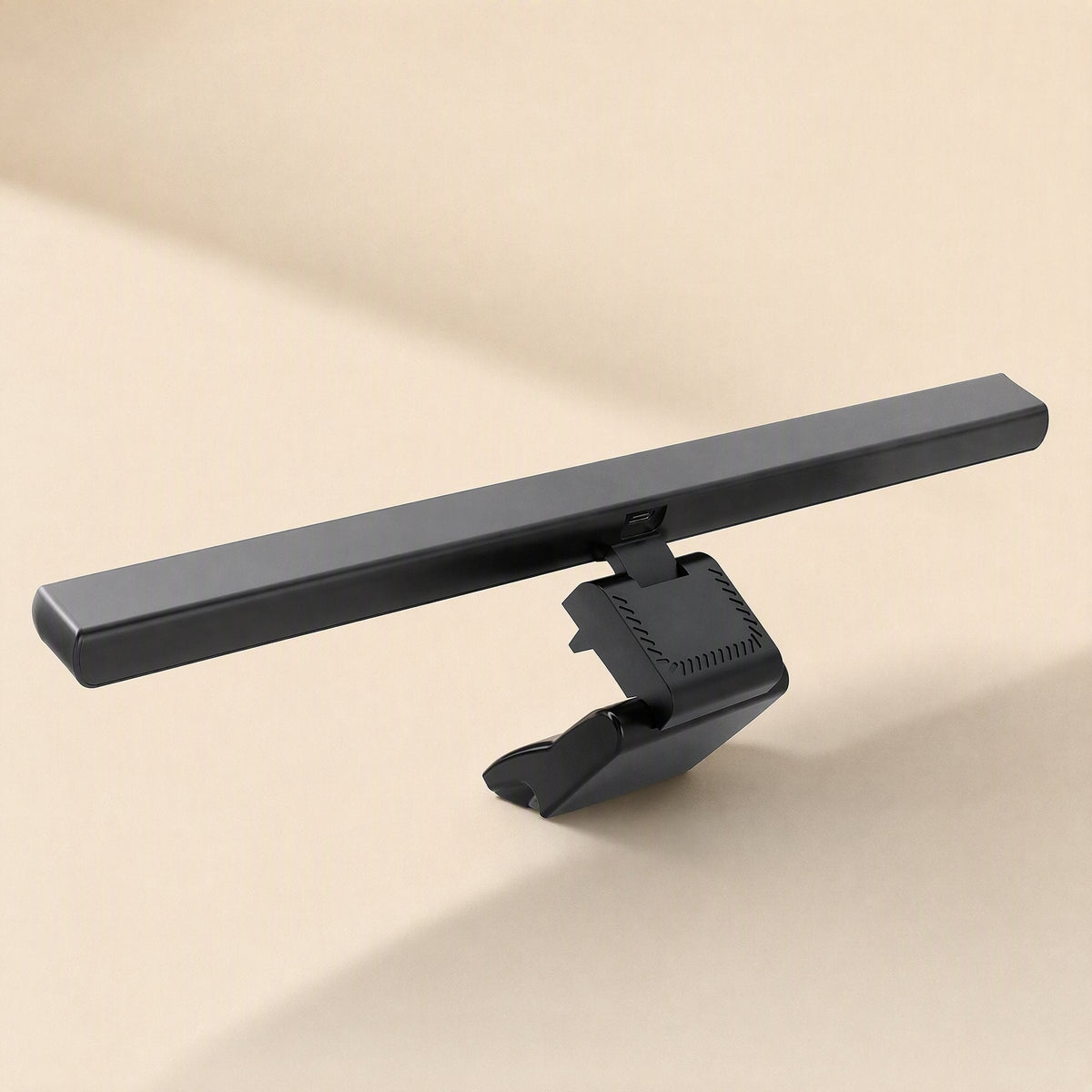Offsetbeam – Rear view of the black light bar and its angled clip, with a ventilated back panel