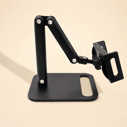 Carbonprop – Side profile of the black stand with the arm folded in a V shape and the holder tilted on the right
