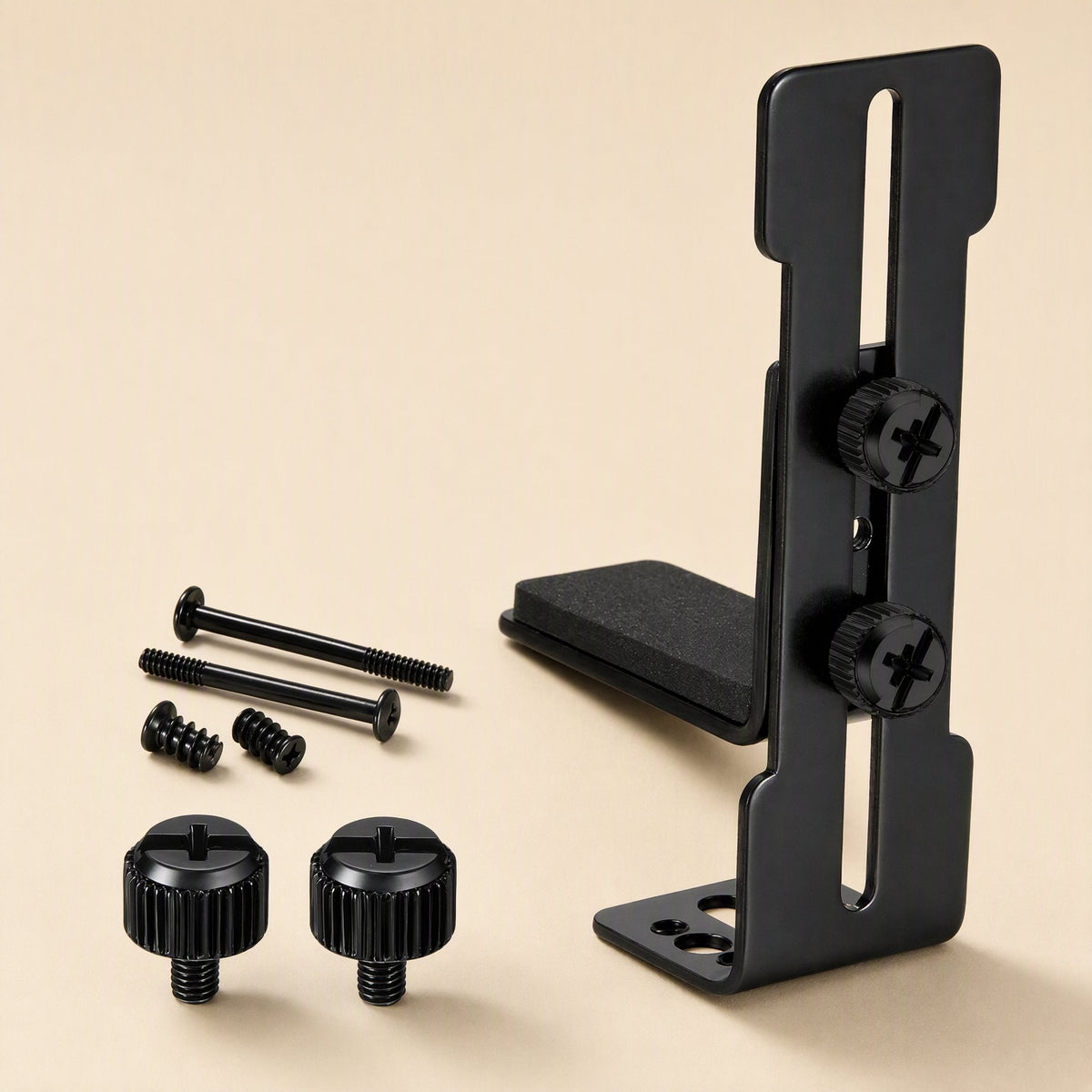 Cornerhold – Black bracket with included hardware: two long screws, two short screws and two knurled thumbscrews