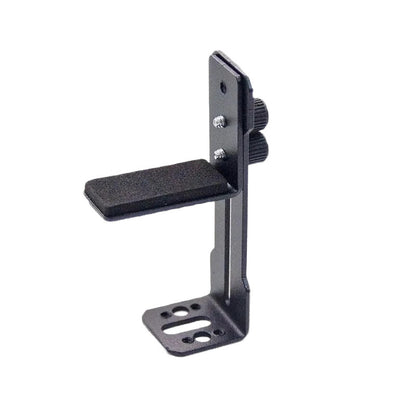 Anglelift – Black L-shaped bracket on white background, three-quarter view of foam pad, knurled screws and base plate