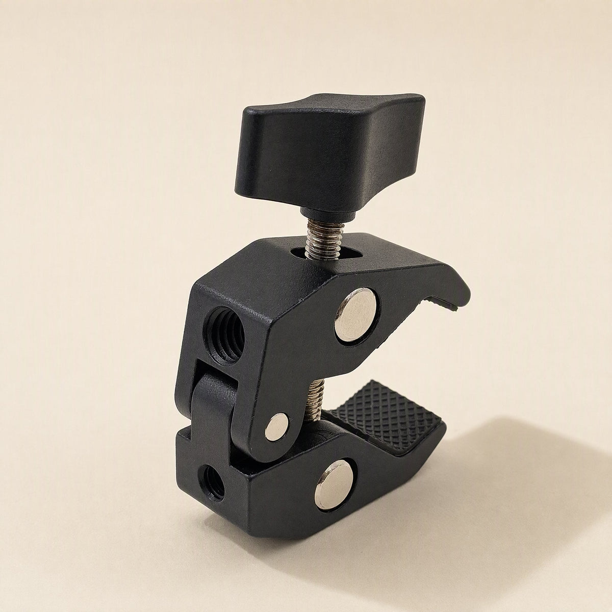 Streamclip Aluminum Alloy Phone Bracket Clip in black, angled view with thumb screw knob on top