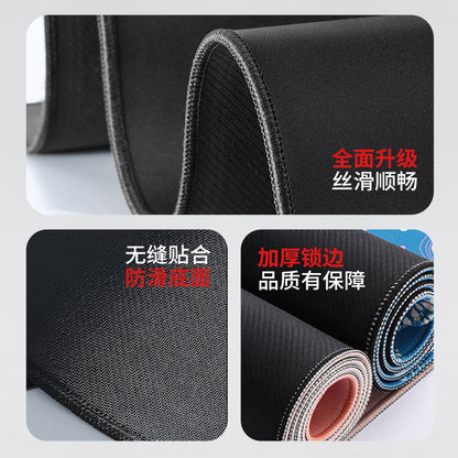 Cursorloom – Close-up of rolled mouse pad edges showing stitched border, non-slip textured underside and Chinese captions